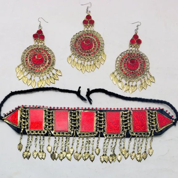 Tribal Jewelry Set, Antique Handmade Choker NecklacWith MathaTikka and Earring - Picture 4 of 10